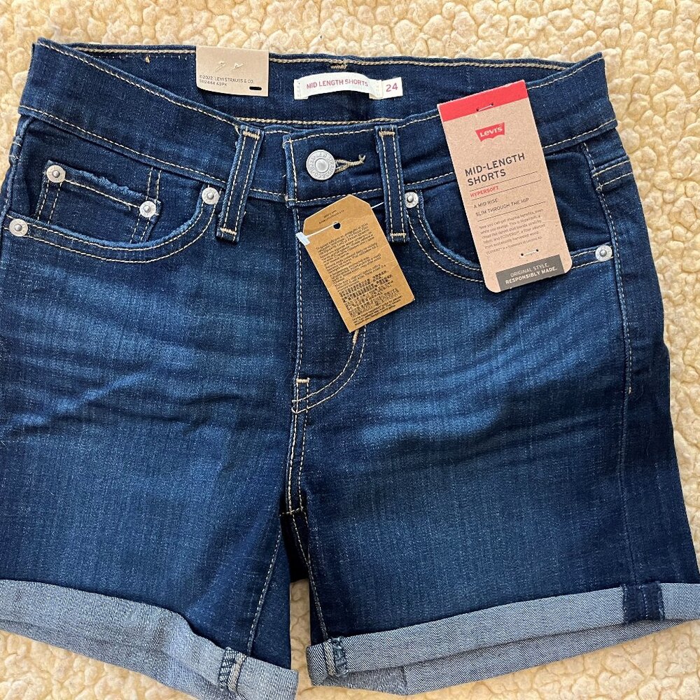 Women's Levi jean shorts - new with tags